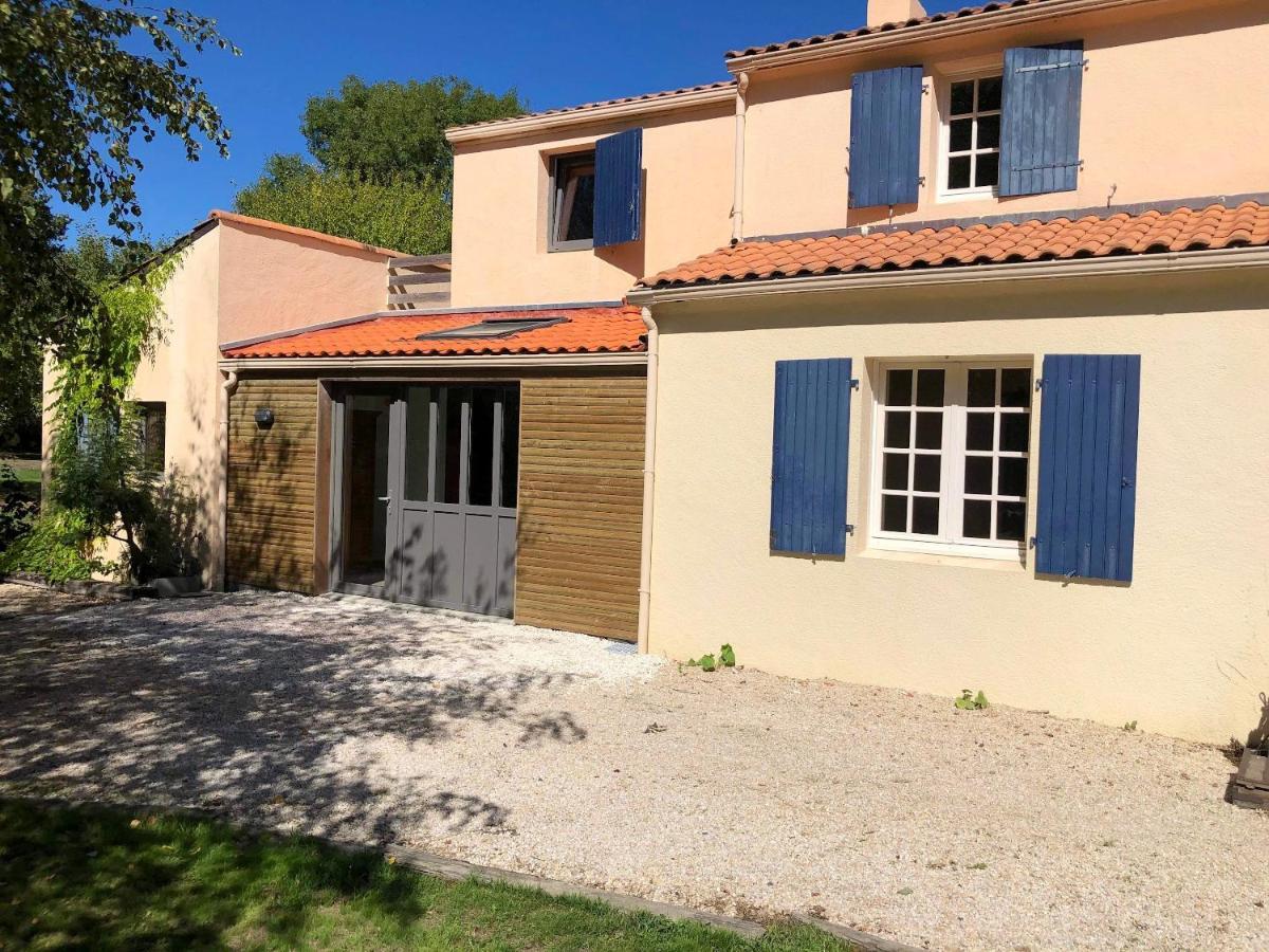 Maison Charmante Avec Piscine Privee A Saint-Georges-De-Pointindouxc المظهر الخارجي الصورة